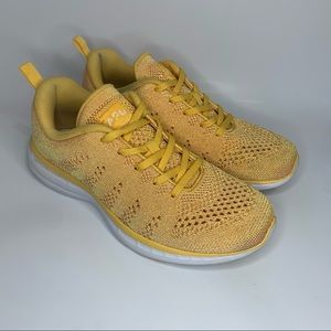 APL Techloom Pro W - Athletic Propulsion Labs size 8.5